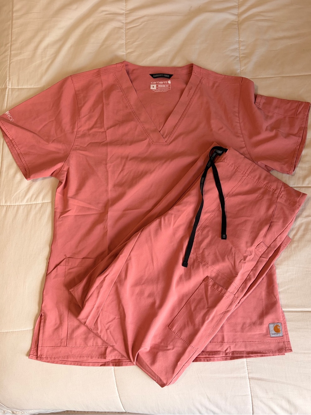 CARHARTT WOMEN’S SCRUB SET
